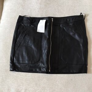 Chic Black Zippered faux-leather Mini Skirt
